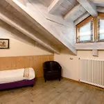 Chalet Picchio Quadrilocale
